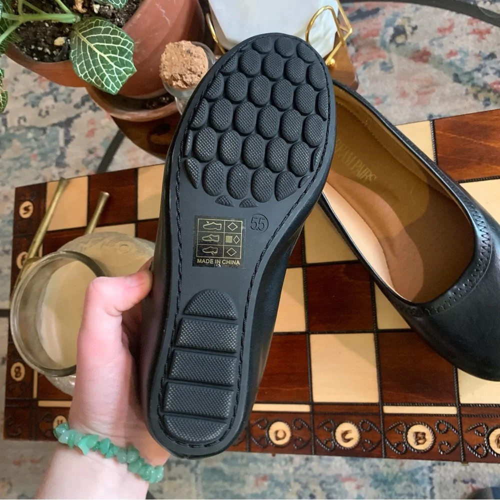 Black Flats - Picture 5 of 6